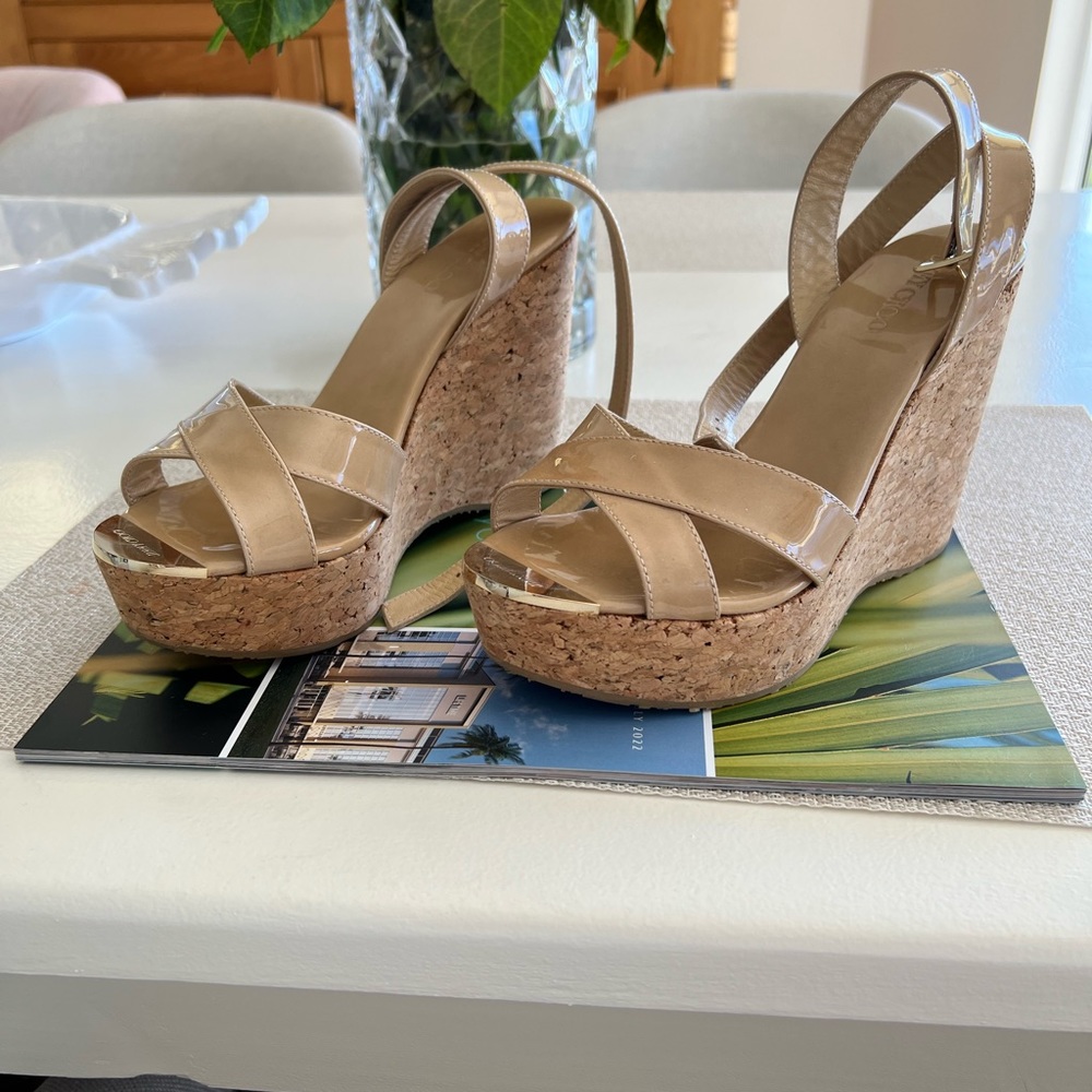 Jimmy Choo wedges Beige patent mint condition worn once